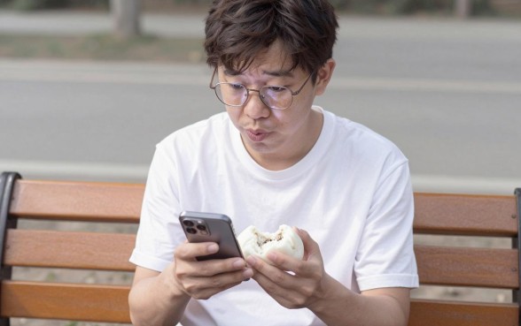 网贷逾期告诉家里人怎么办，陈列5个每个人扣多少？
